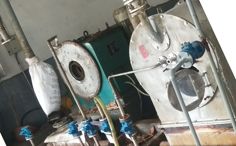 HR400雙級活塞推料離心機維修現(xiàn)場